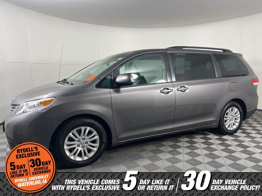 2014 Toyota Sienna XLE 7 Passenger