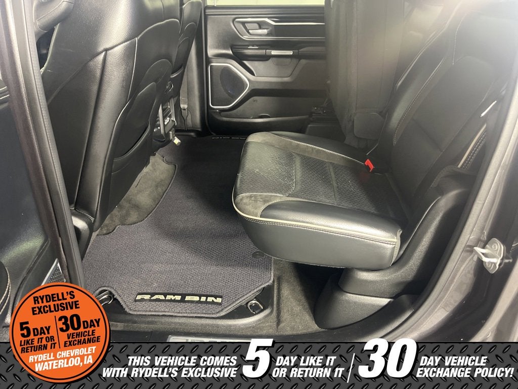 2020 RAM 1500 Laramie Crew Cab 4x4 5'7" Box