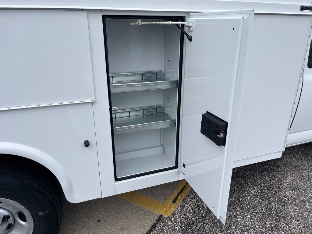 2026 Chevrolet Express Cutaway 3500 1WT