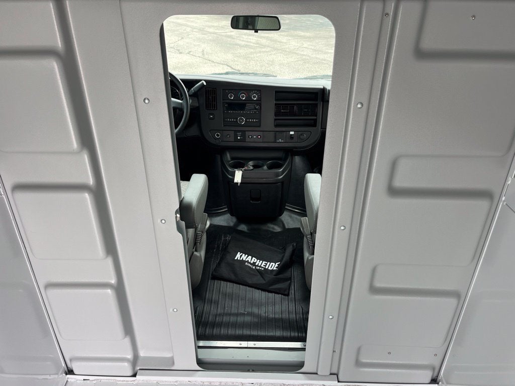 2026 Chevrolet Express Cutaway 3500 1WT