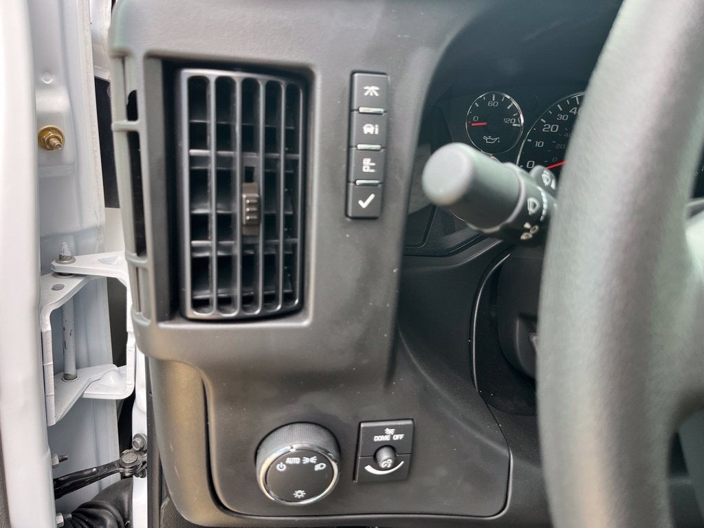 2026 Chevrolet Express Cutaway 3500 1WT