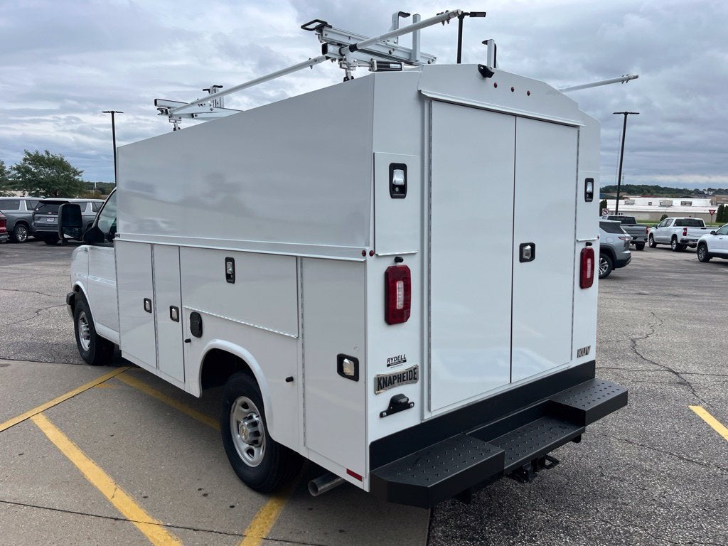 2026 Chevrolet Express Cutaway 3500 1WT