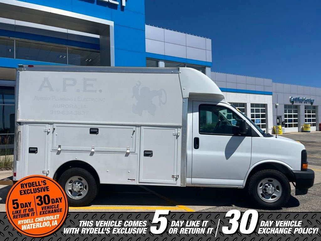 2017 Chevrolet Express Cutaway 3500 Work Van