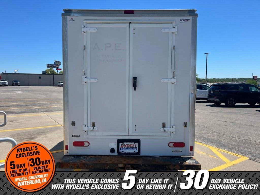 2017 Chevrolet Express Cutaway 3500 Work Van