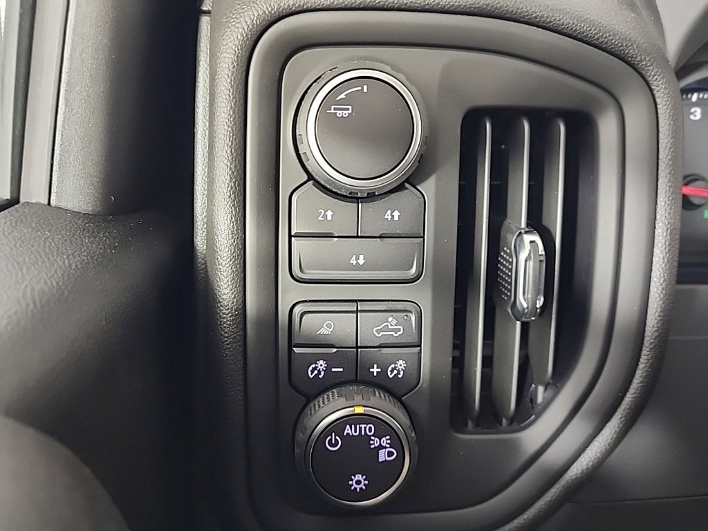 2025 Chevrolet Silverado 3500 HD Chassis Cab Work Truck