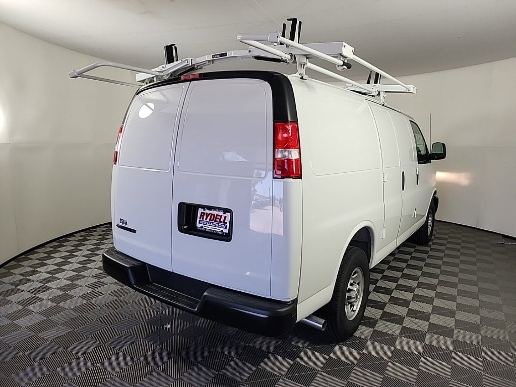 2025 Chevrolet Express Cargo 3500 WT