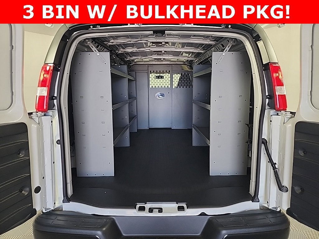 2025 Chevrolet Express Cargo 3500 WT