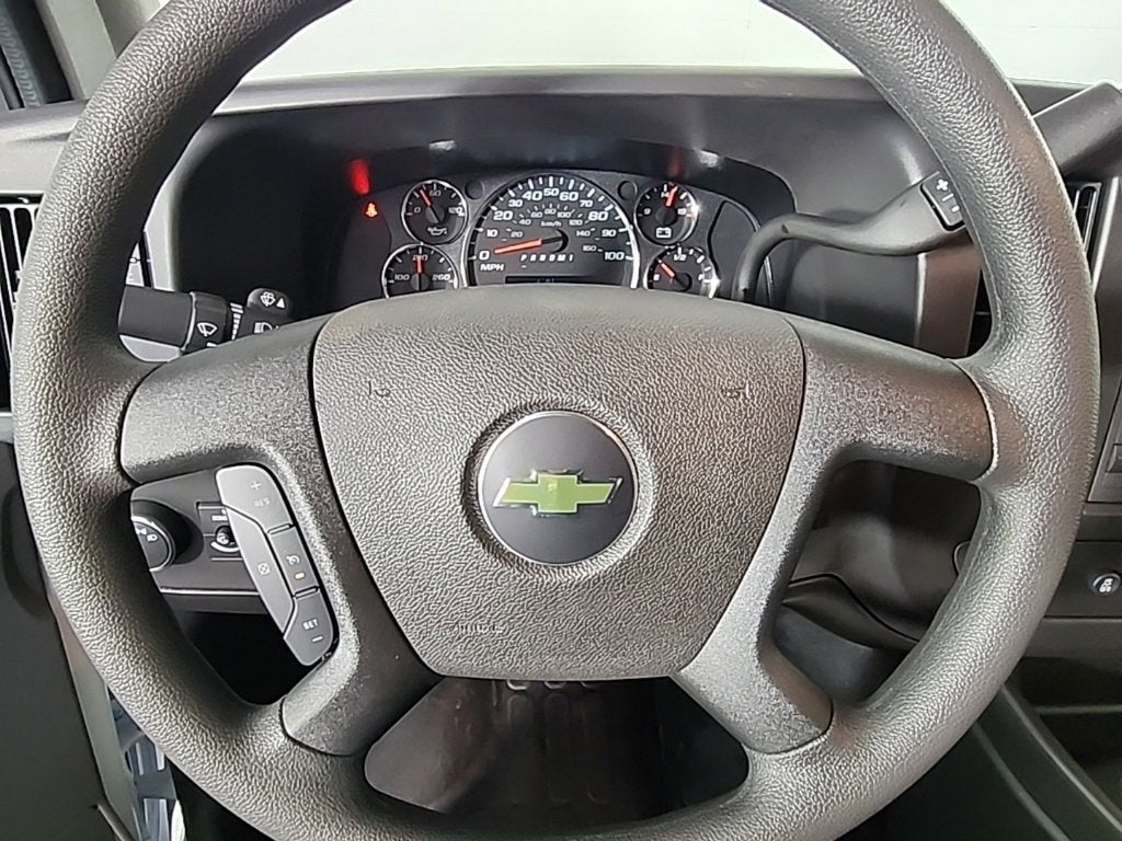 2025 Chevrolet Express Cargo 3500 WT