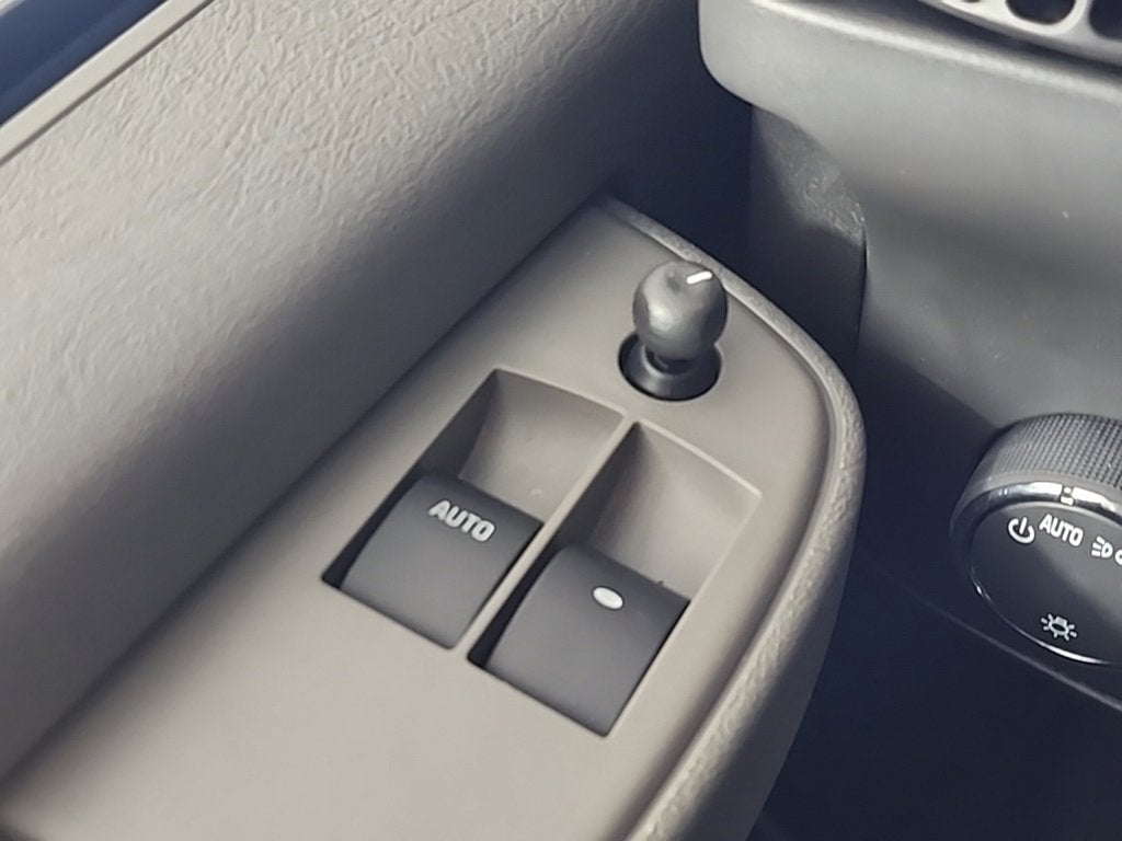 2025 Chevrolet Express Cargo 3500 WT