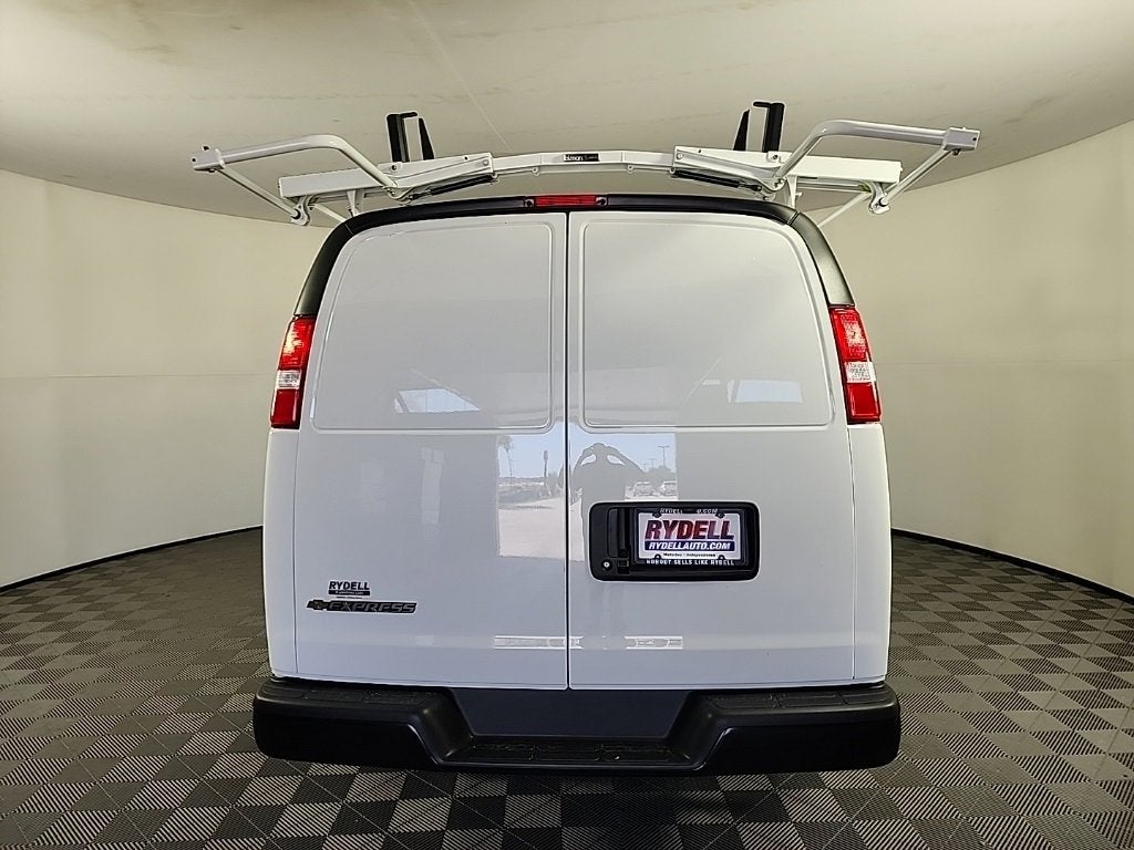 2025 Chevrolet Express Cargo 3500 WT