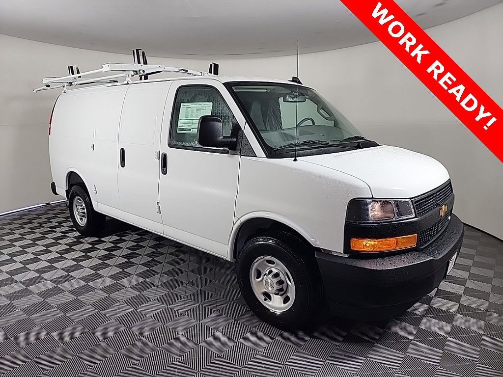 2025 Chevrolet Express Cargo 3500 WT