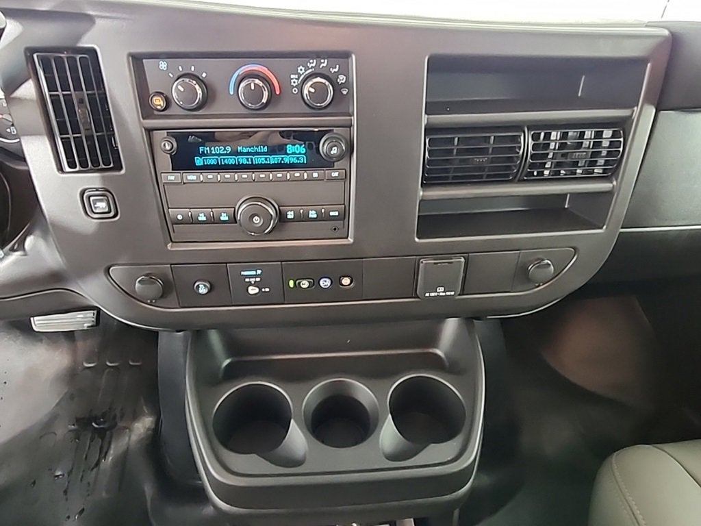 2025 Chevrolet Express Cargo 3500 WT