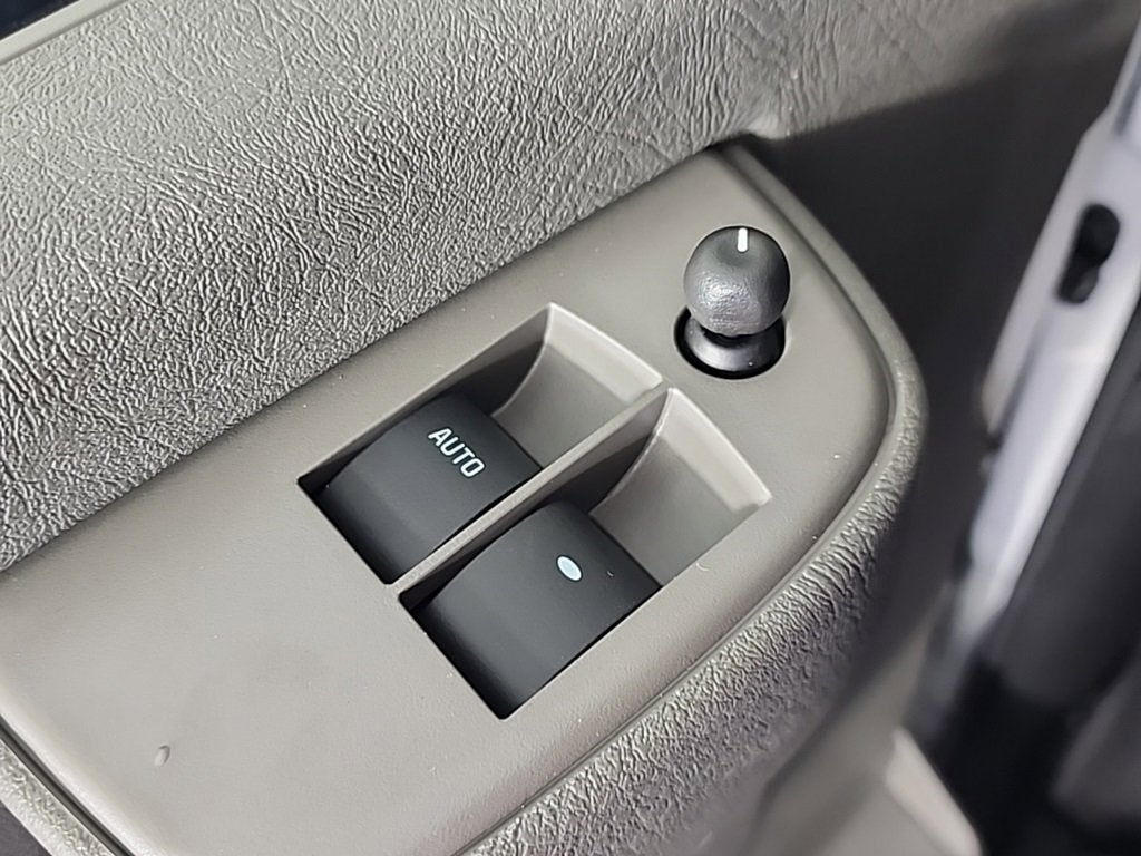 2025 Chevrolet Express Cargo 3500 WT