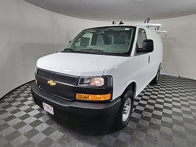 2025 Chevrolet Express Cargo 3500 WT