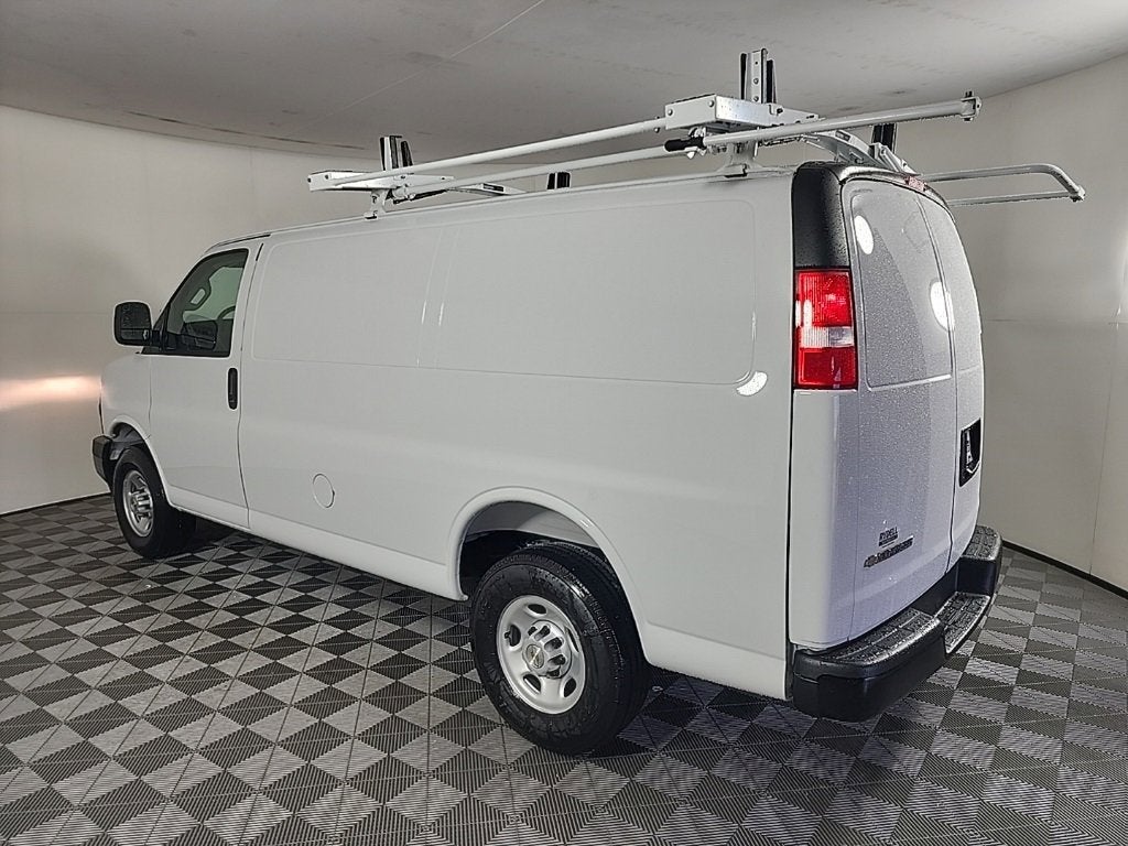 2025 Chevrolet Express Cargo 3500 WT