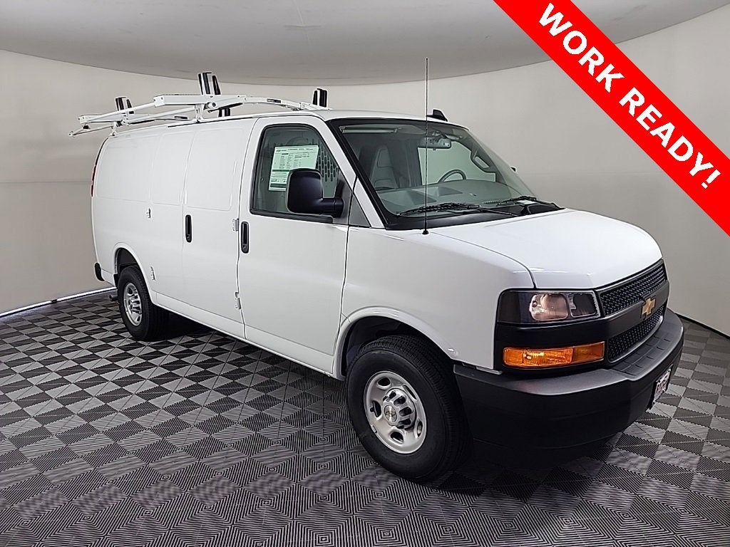 2025 Chevrolet Express Cargo 3500 WT