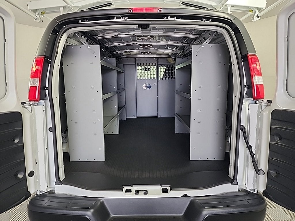 2025 Chevrolet Express Cargo 3500 WT