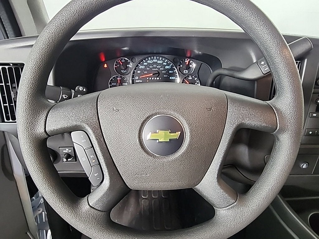 2025 Chevrolet Express Cargo 3500 WT