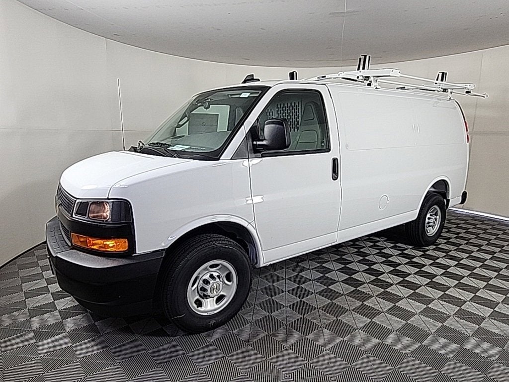 2025 Chevrolet Express Cargo 3500 WT
