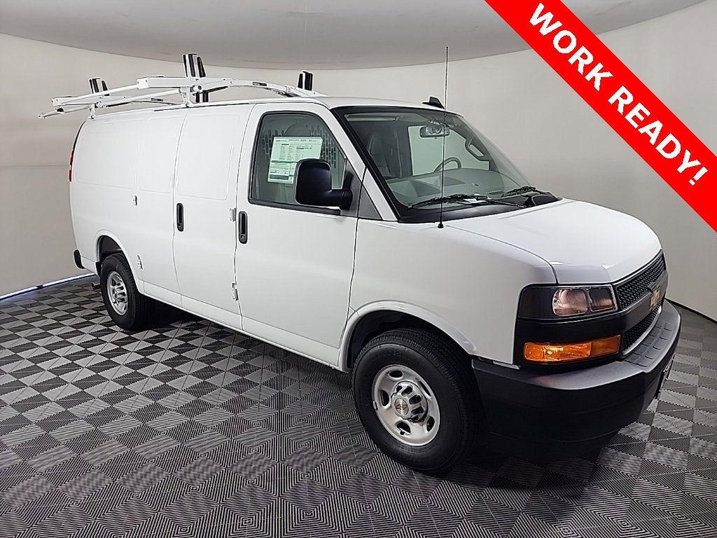 2025 Chevrolet Express Cargo 3500 WT
