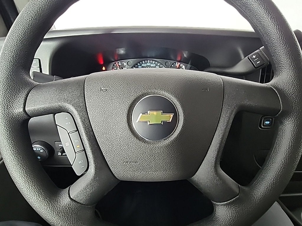 2025 Chevrolet Express Cargo 3500 WT