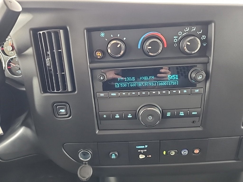 2025 Chevrolet Express Cargo 3500 WT