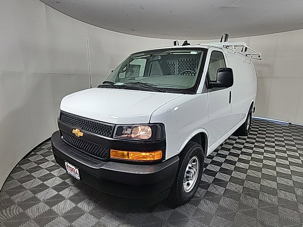 2025 Chevrolet Express Cargo 3500 WT