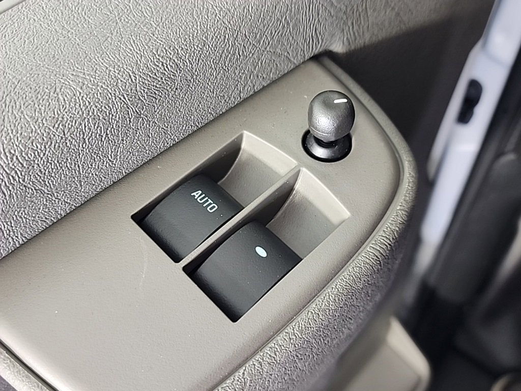 2025 Chevrolet Express Cargo 3500 WT