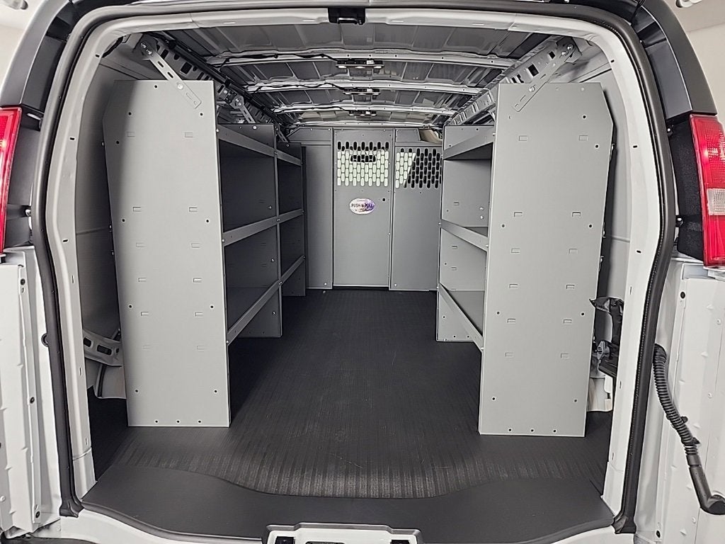 2025 Chevrolet Express Cargo 3500 WT