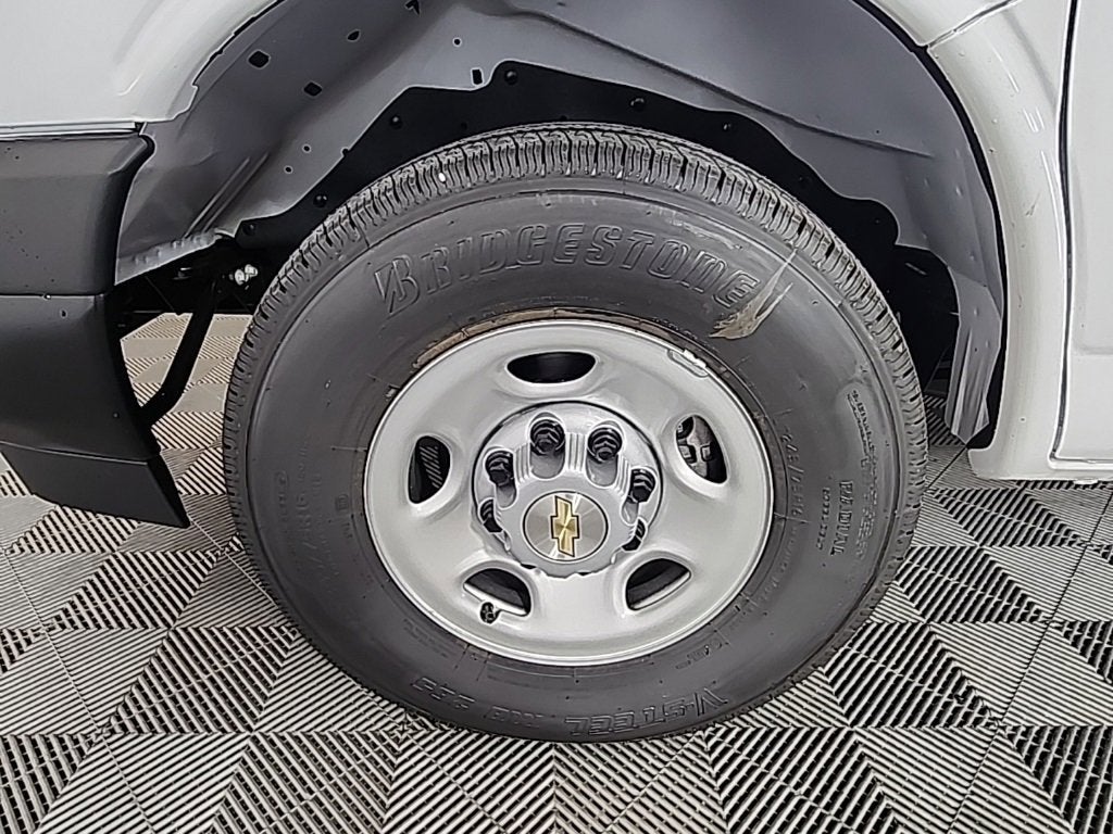 2025 Chevrolet Express Cargo 3500 WT