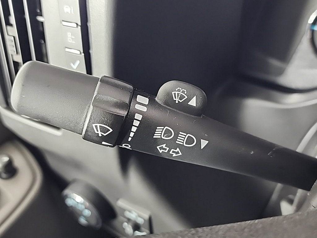 2025 Chevrolet Express Cargo 3500 WT