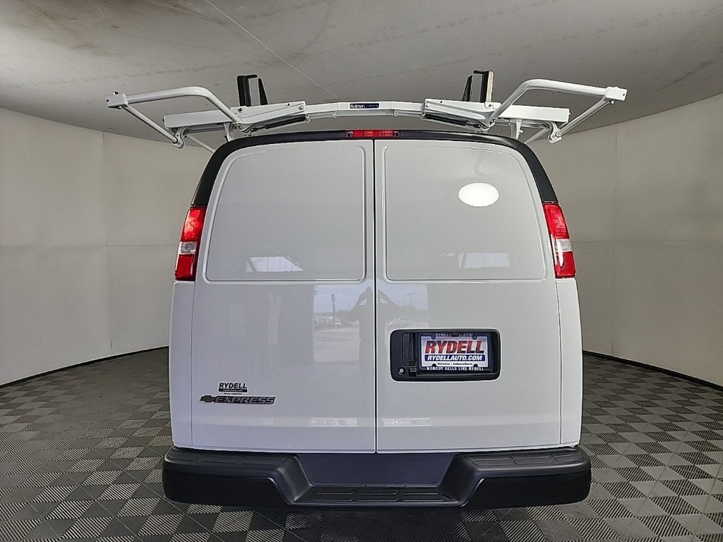 2025 Chevrolet Express Cargo 3500 WT