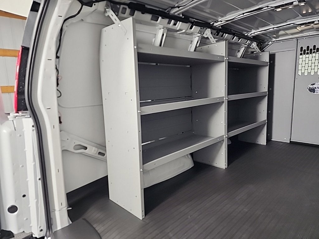 2025 Chevrolet Express Cargo 3500 WT