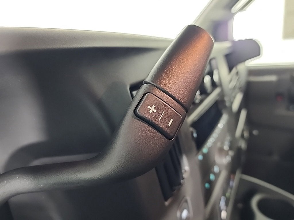 2025 Chevrolet Express Cargo 3500 WT