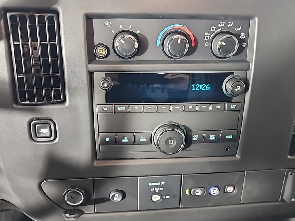 2025 Chevrolet Express Cargo 3500 WT