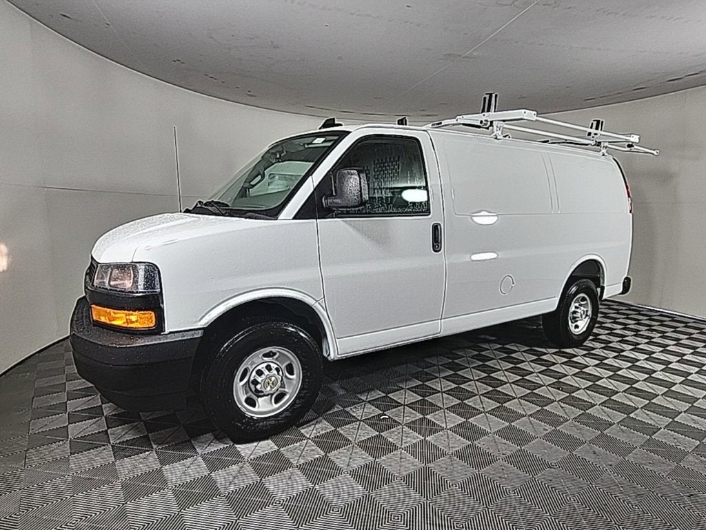 2025 Chevrolet Express Cargo 3500 WT