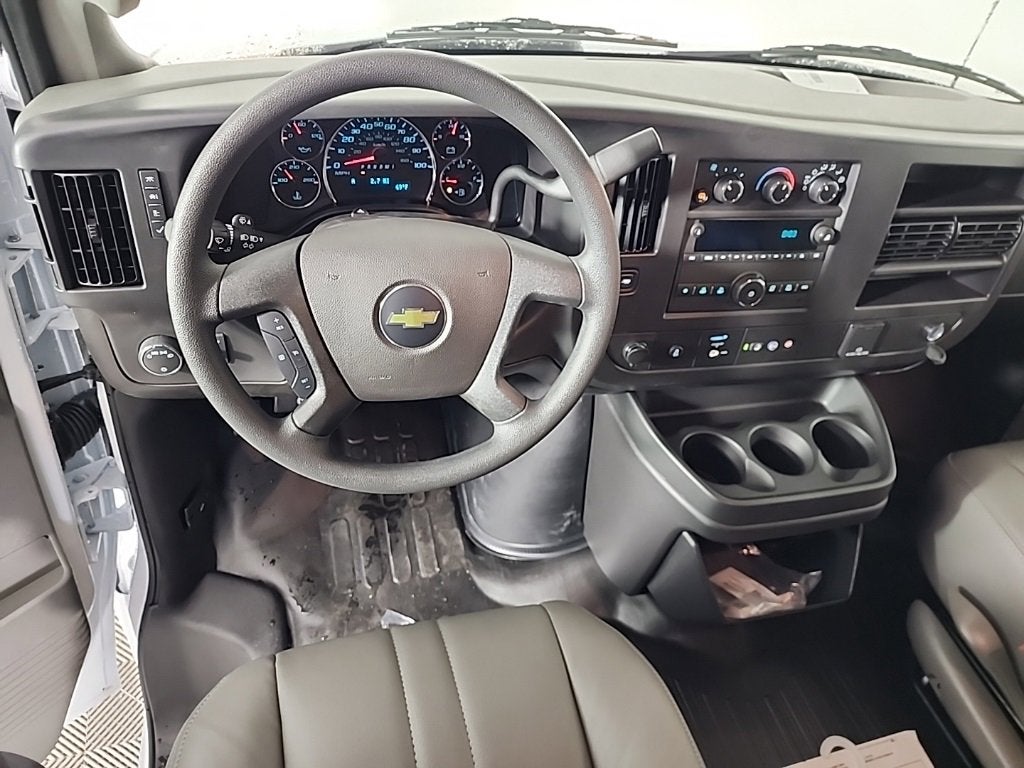 2025 Chevrolet Express Cargo 3500 WT