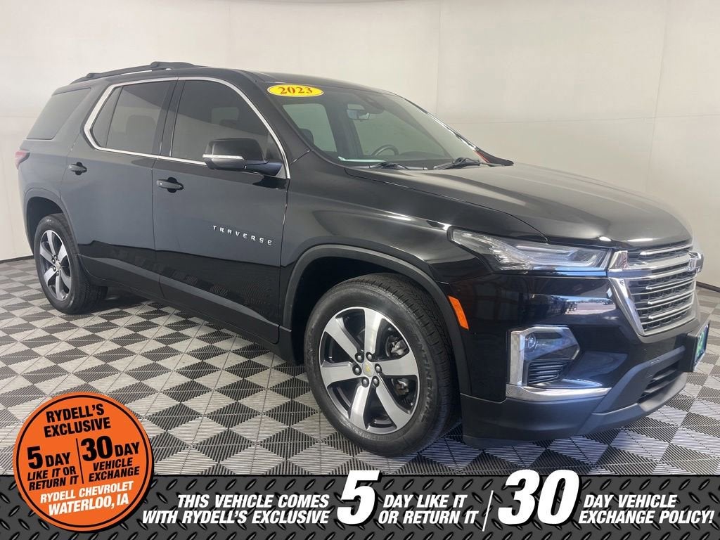 2023 Chevrolet Traverse LT Leather