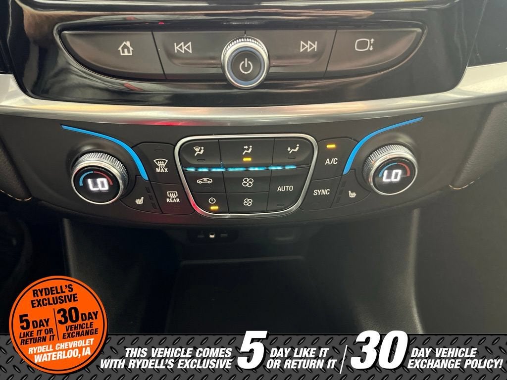 2021 Chevrolet Traverse LT Leather