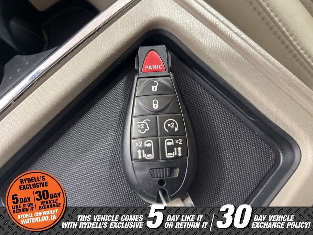 2014 Chrysler Town & Country Touring-L
