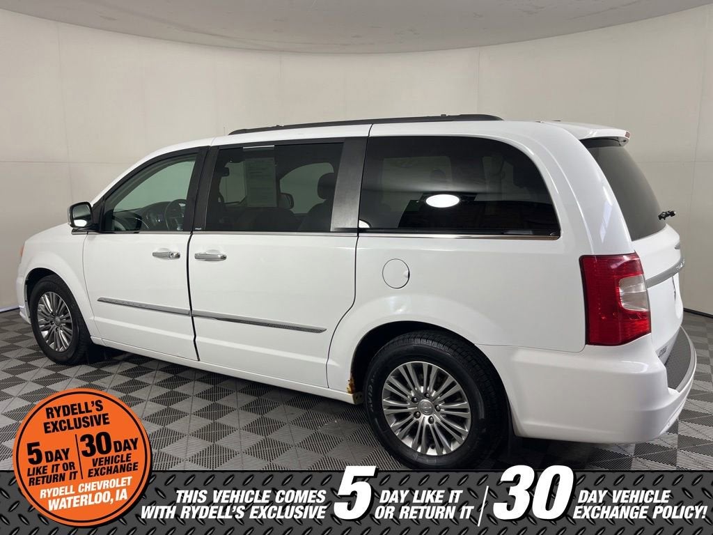 2014 Chrysler Town & Country Touring-L