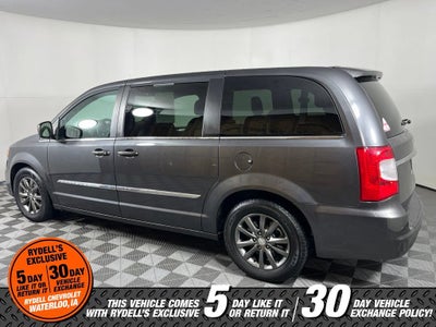 2016 Chrysler Town & Country S