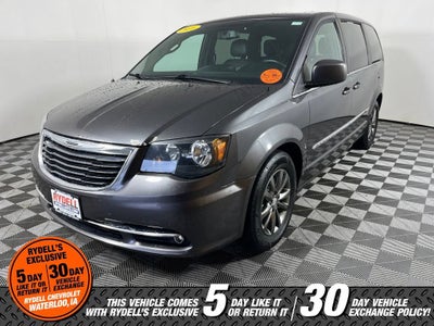 2016 Chrysler Town & Country S