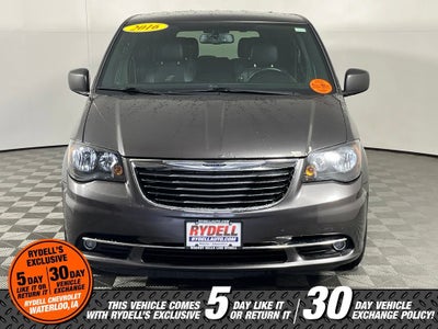 2016 Chrysler Town & Country S