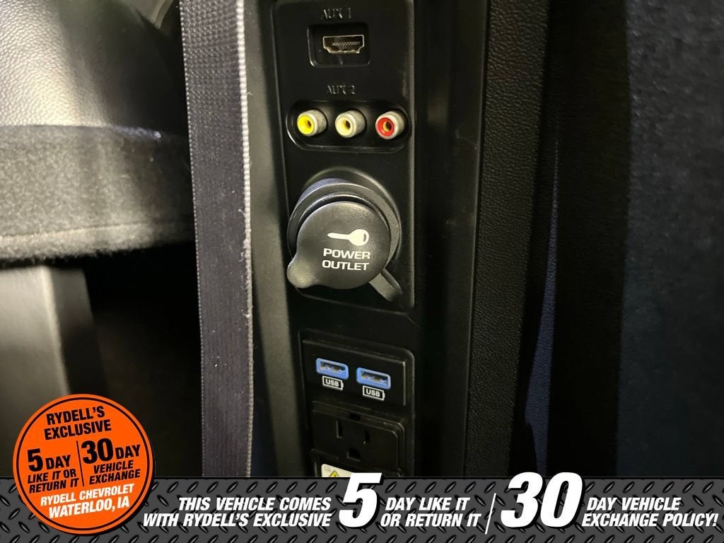 2016 Chrysler Town & Country S