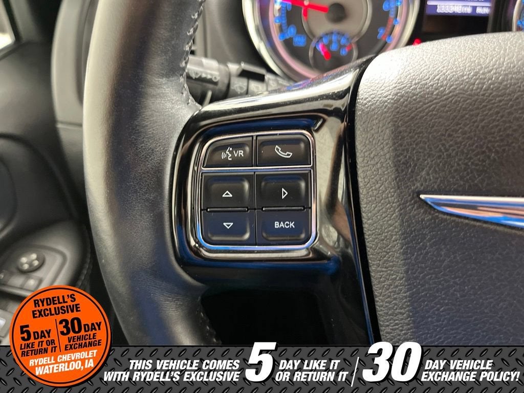 2016 Chrysler Town & Country S