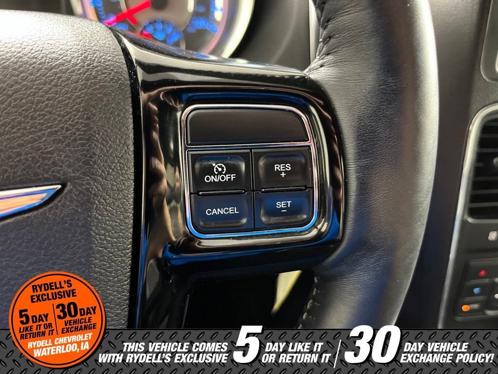 2016 Chrysler Town & Country S