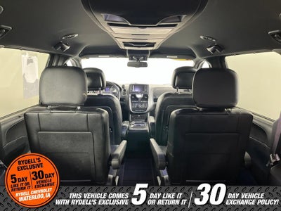 2016 Chrysler Town & Country S
