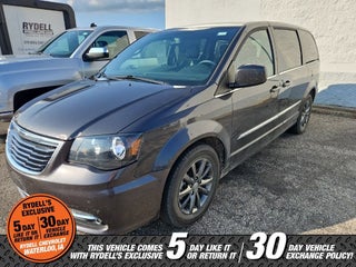 2016 Chrysler Town &amp; Country S