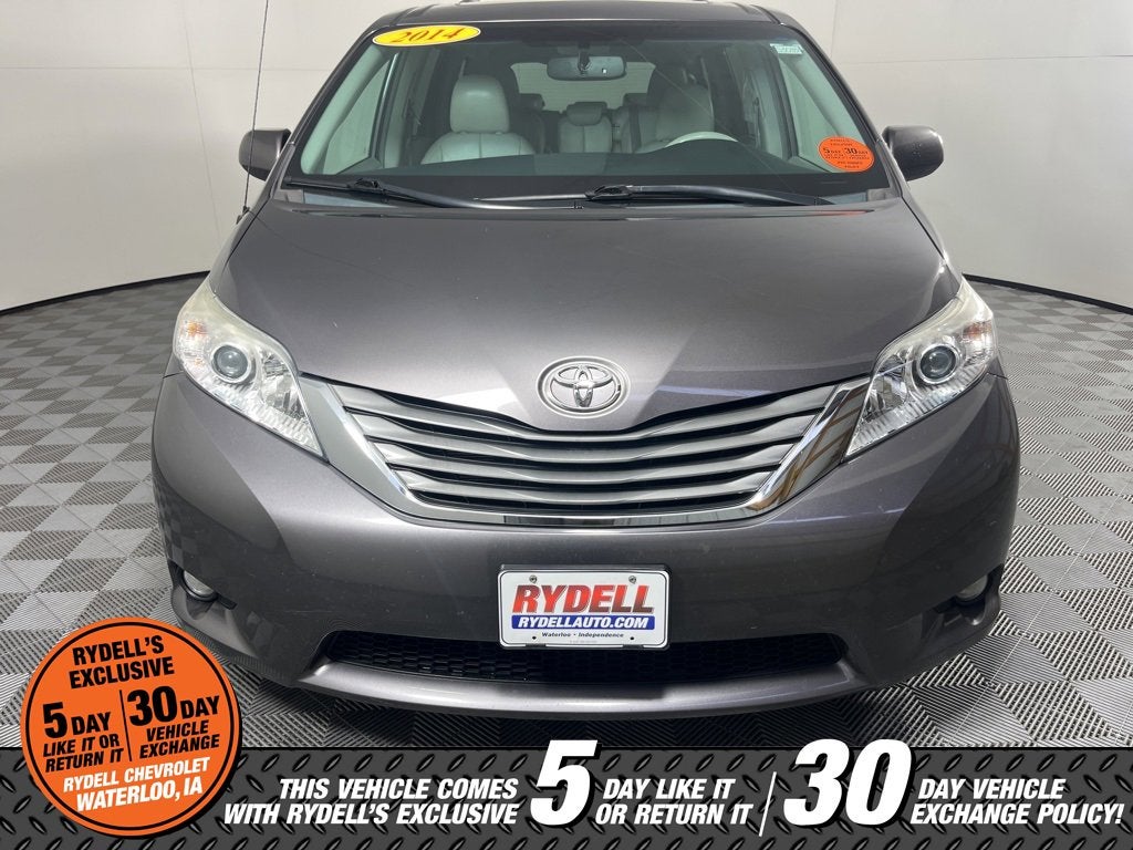 2014 Toyota Sienna XLE V6 8 Passenger